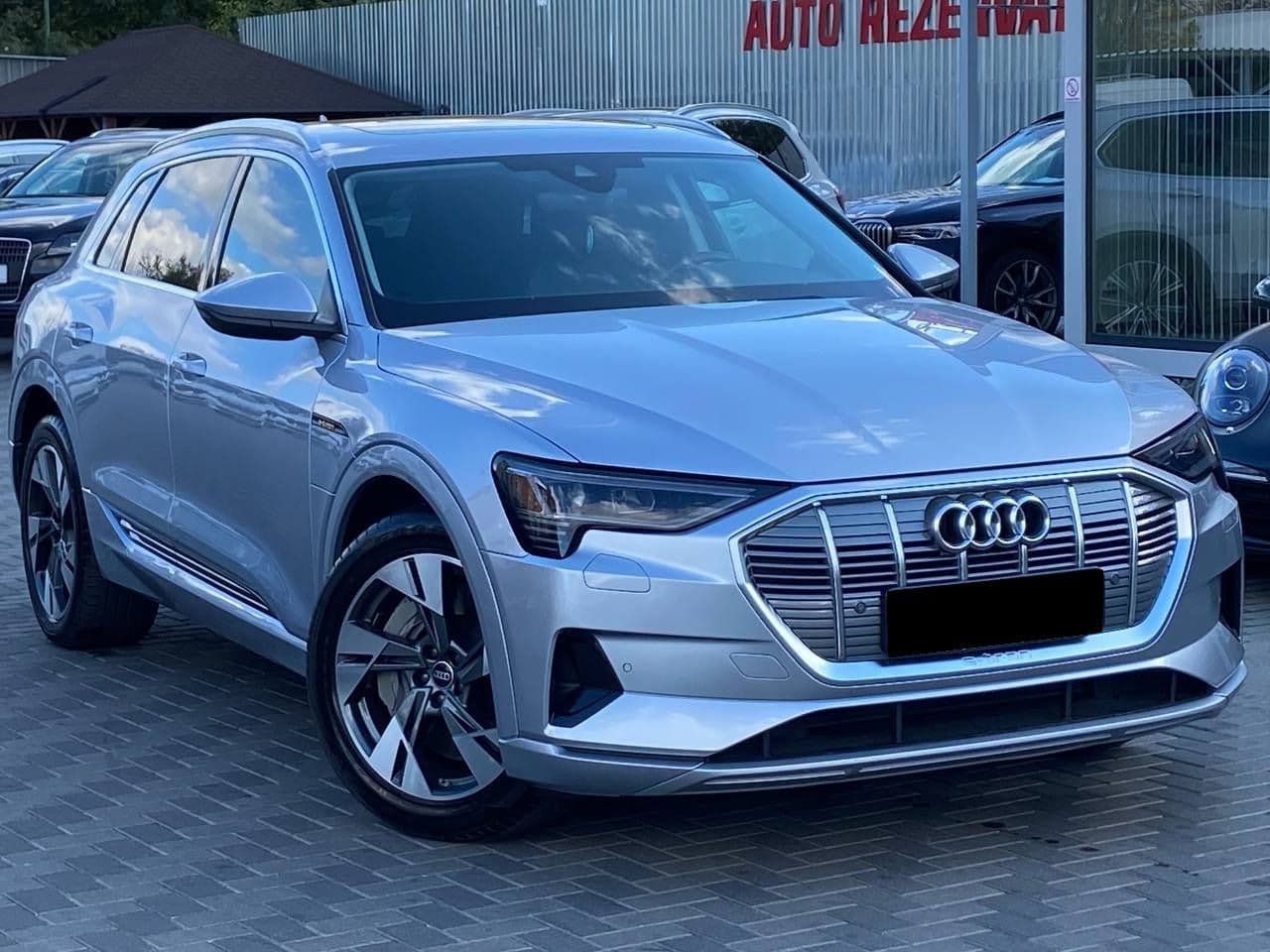 2022 Audi E-tron — Miniatură 3