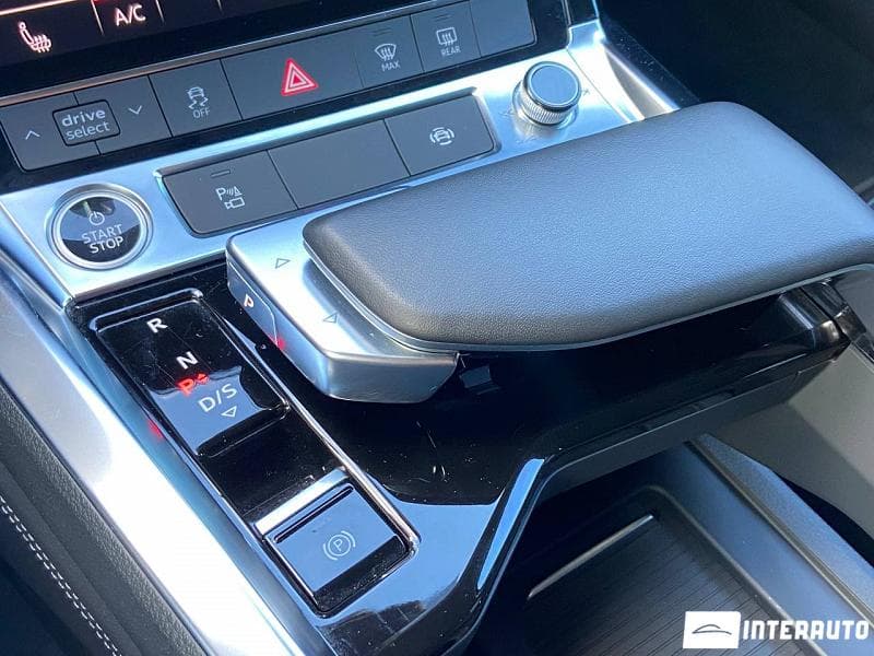 2022 Audi E-tron — Miniatură 17
