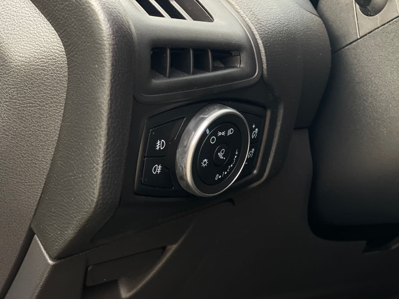 2016 Ford Focus — Miniatură 7