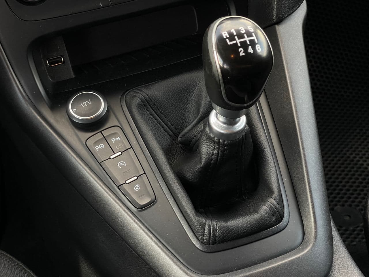 2016 Ford Focus — Miniatură 14