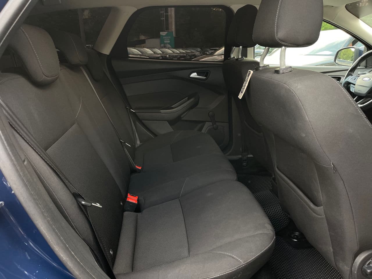 2016 Ford Focus — Miniatură 16