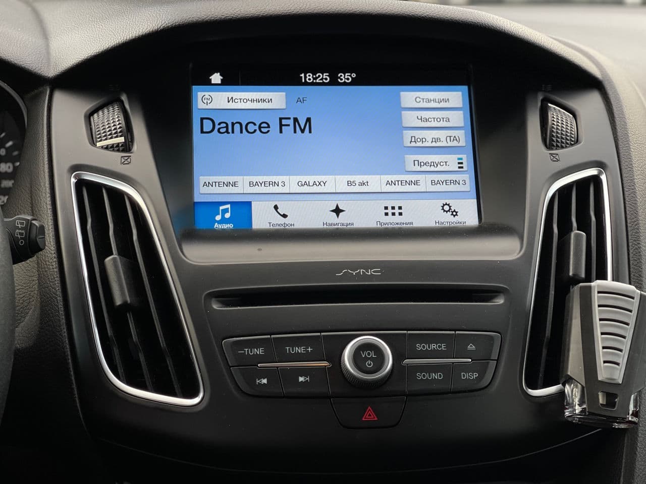 2016 Ford Focus — Miniatură 11