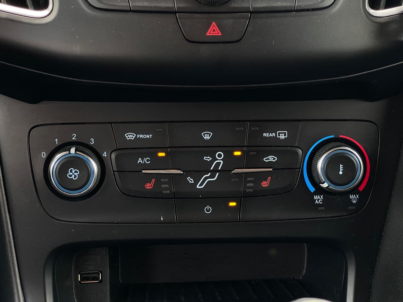 2016 Ford Focus — Miniatură 13