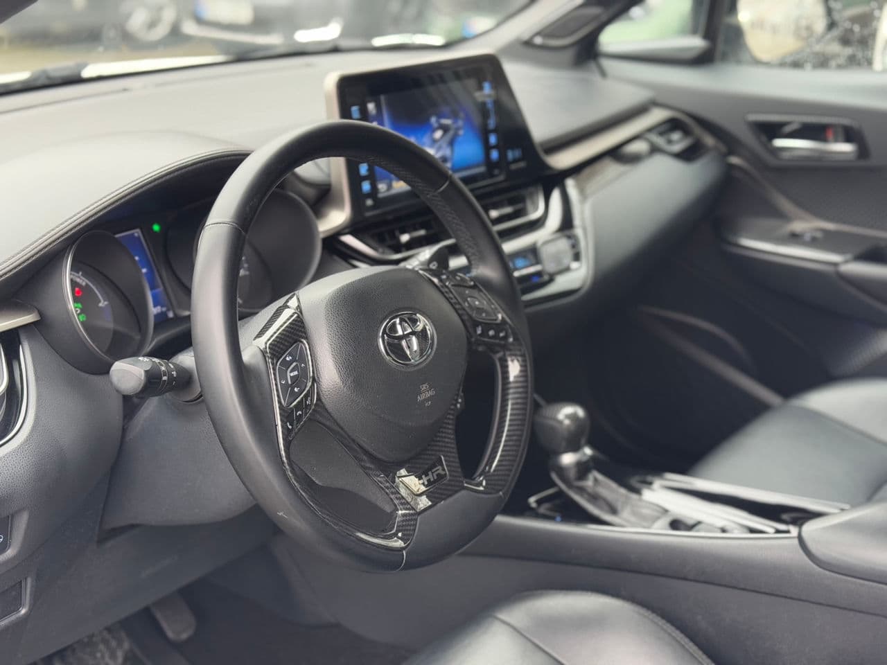 Toyota C-HR 2018 — Миниатюра 12