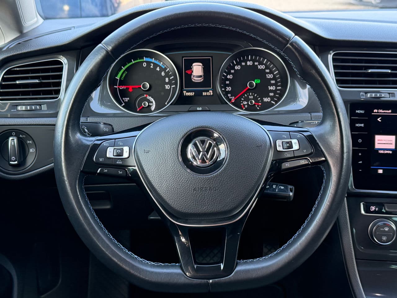 Volkswagen e-Golf 2018 — Миниатюра 10