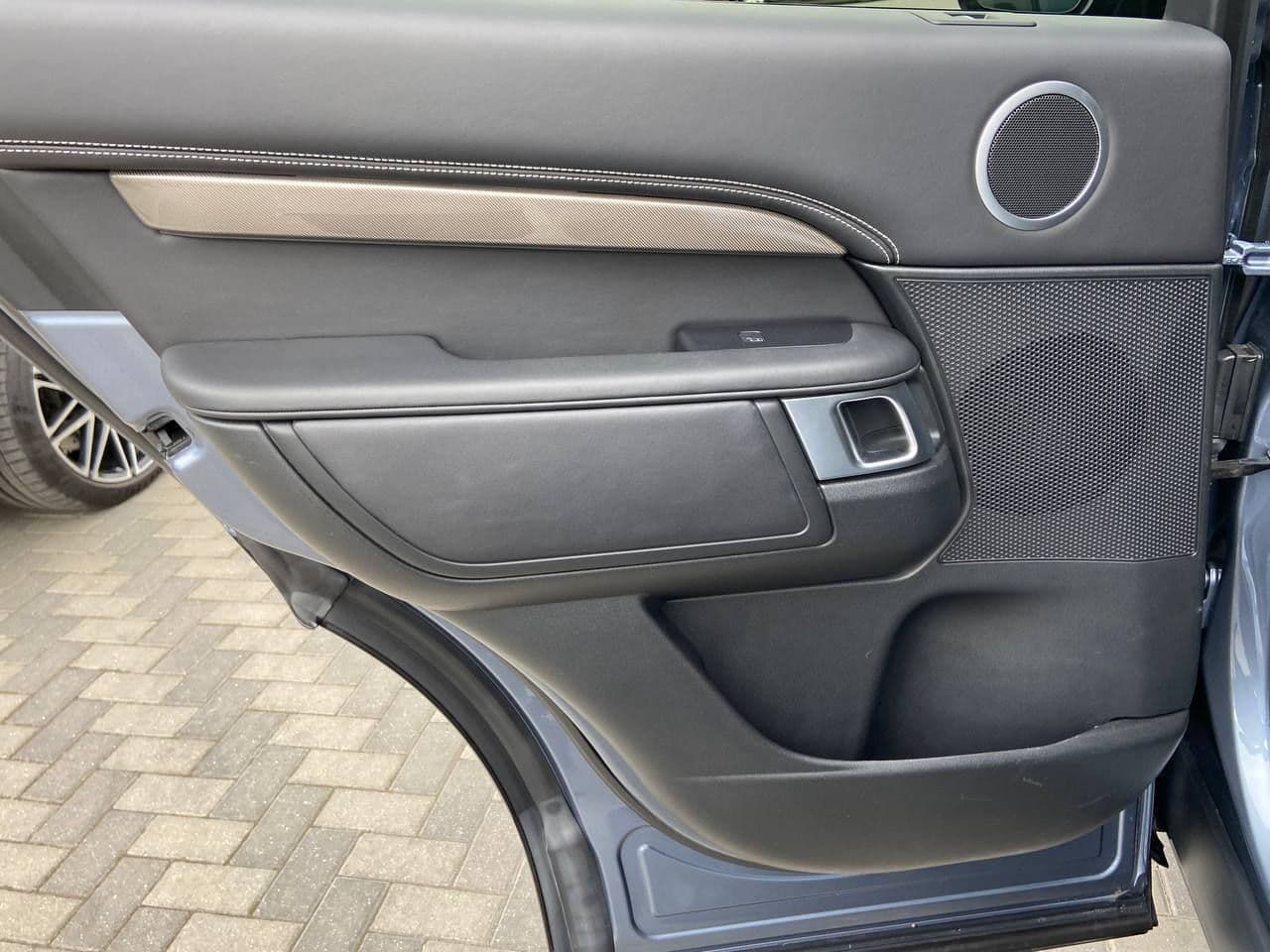 2019 Land Rover Discovery — Miniatură 17