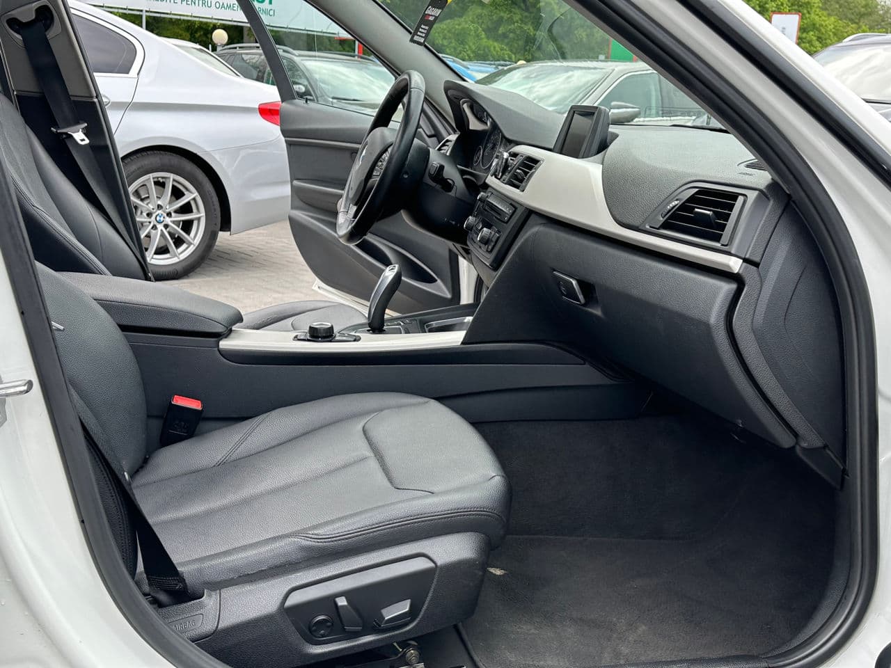 BMW 320 2015 — Миниатюра 16