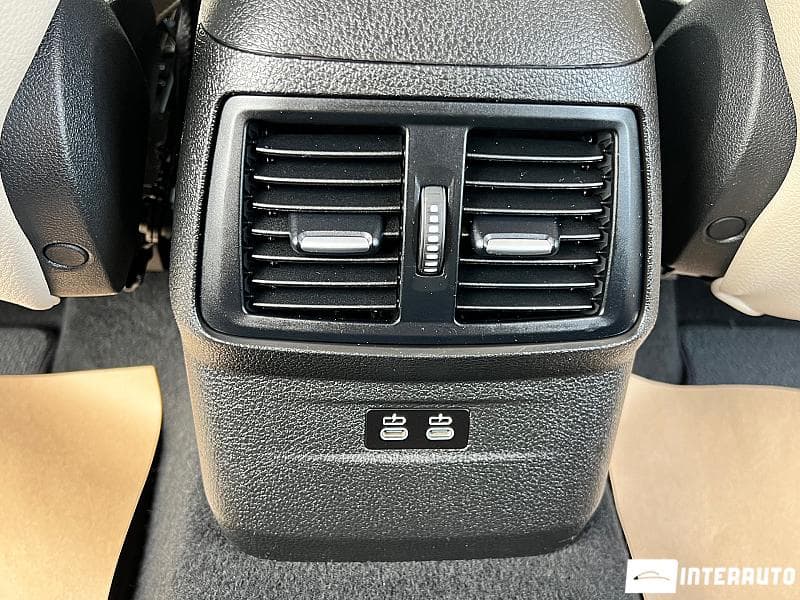 2020 BMW 216d — Miniatură 19