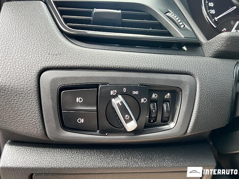 2020 BMW 216d — Miniatură 17