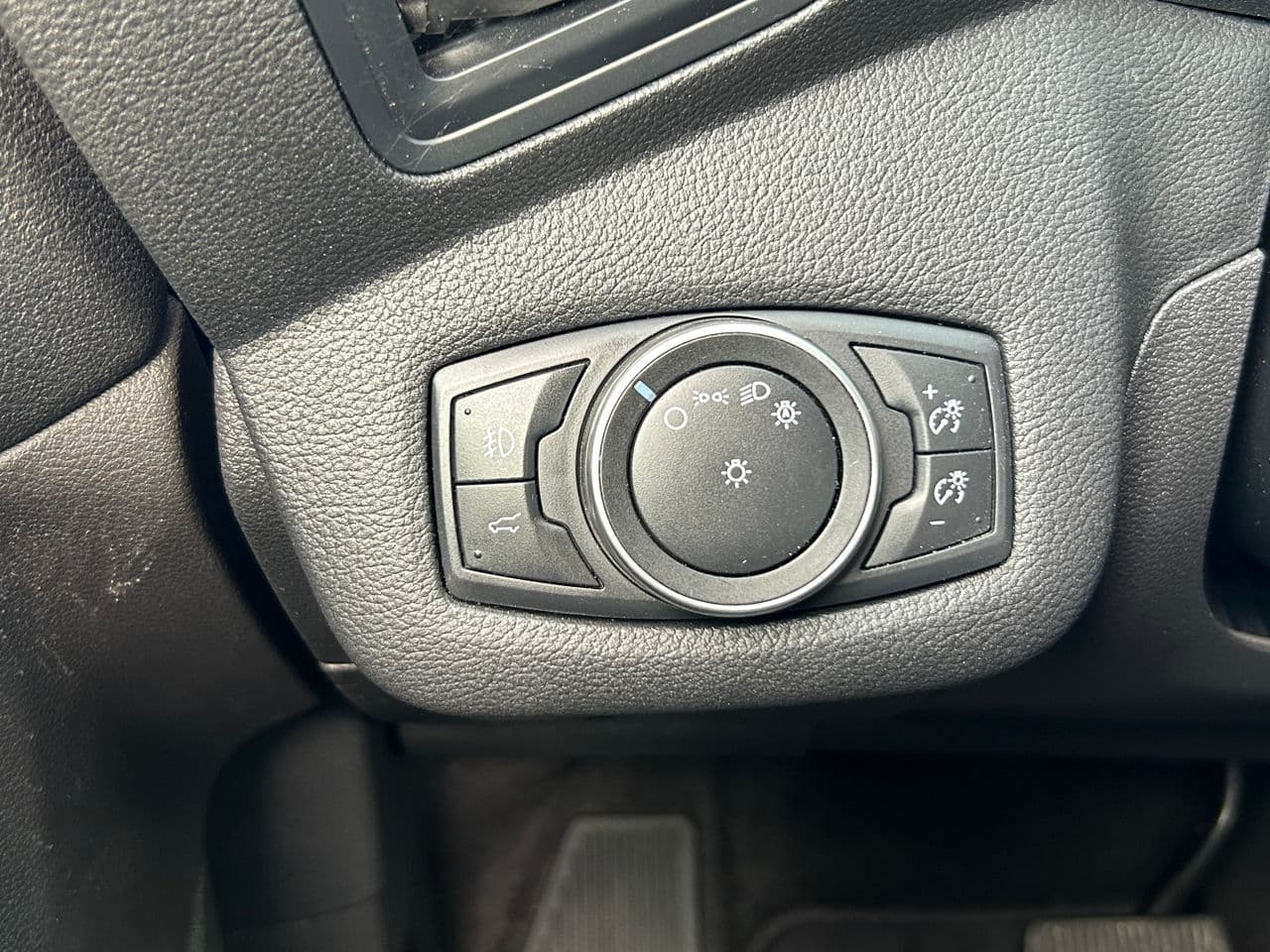 2017 Ford Escape — Miniatură 7