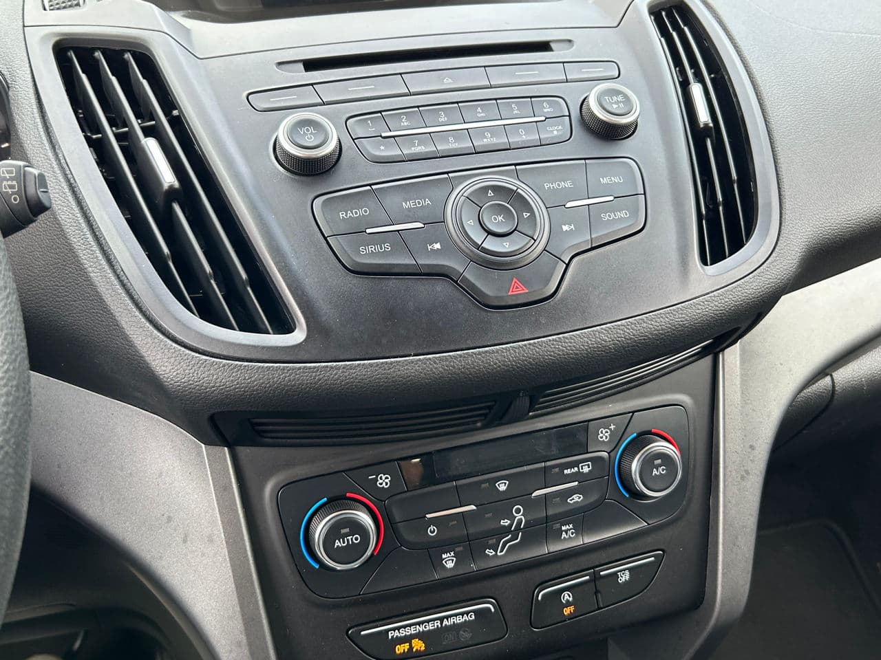 2017 Ford Escape — Miniatură 12