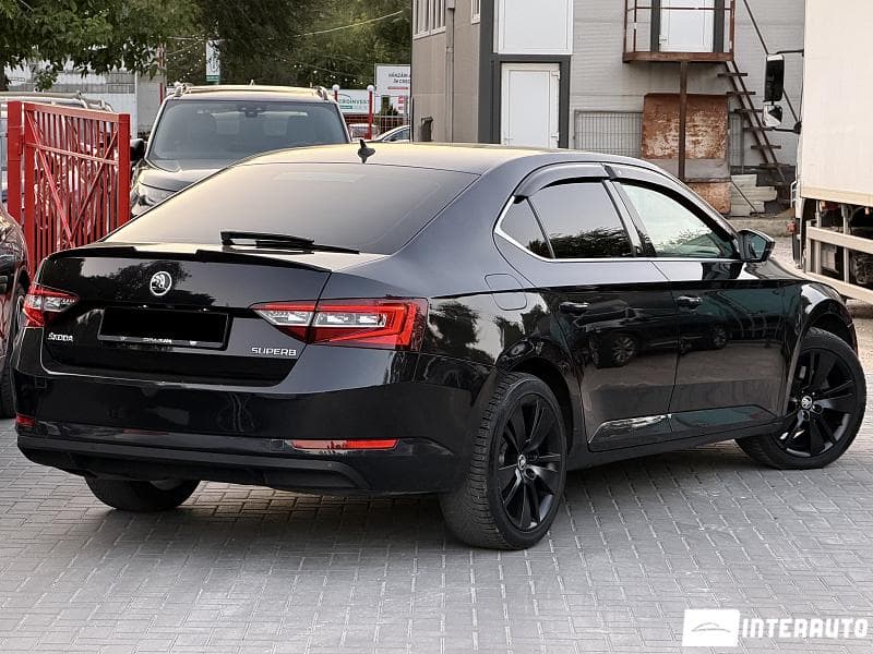2018 Skoda Superb — Miniatură 3
