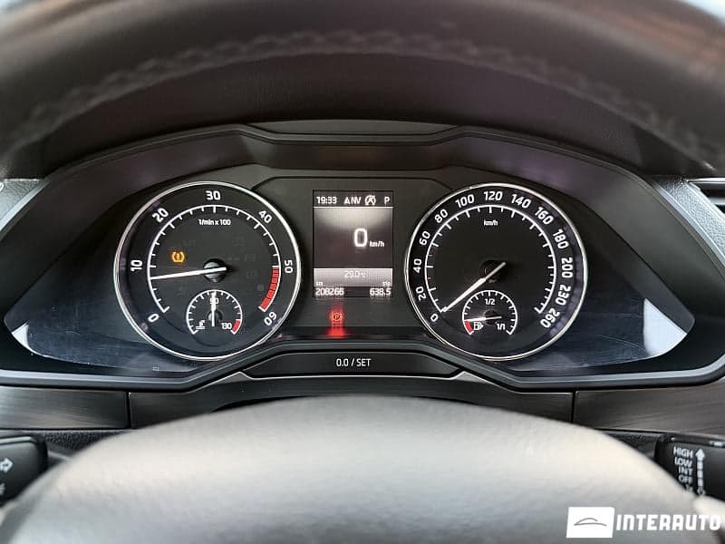 2018 Skoda Superb — Miniatură 9