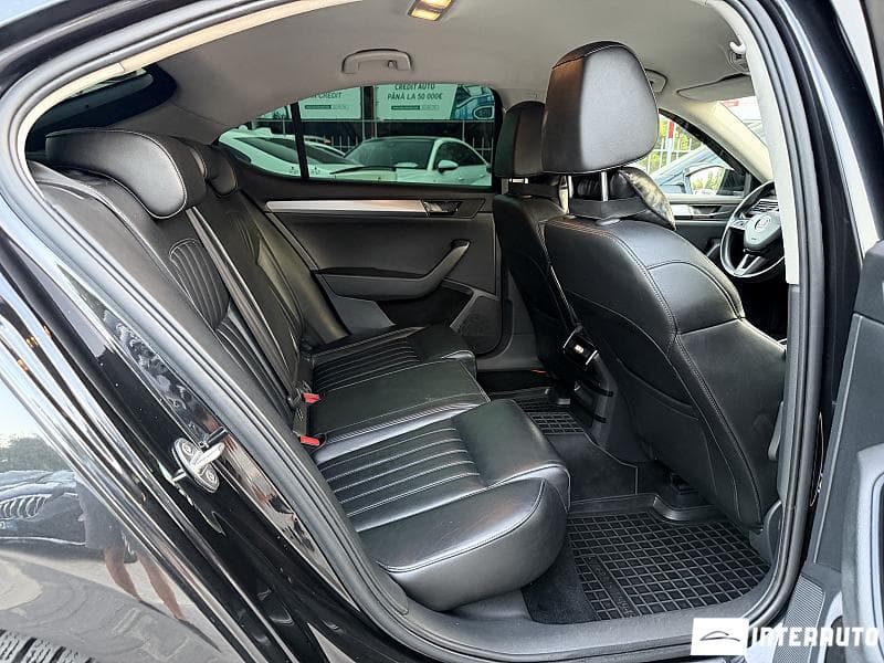 2018 Skoda Superb — Miniatură 11