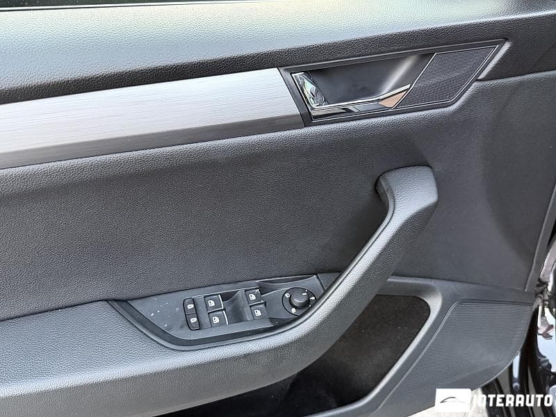 2018 Skoda Superb — Miniatură 16