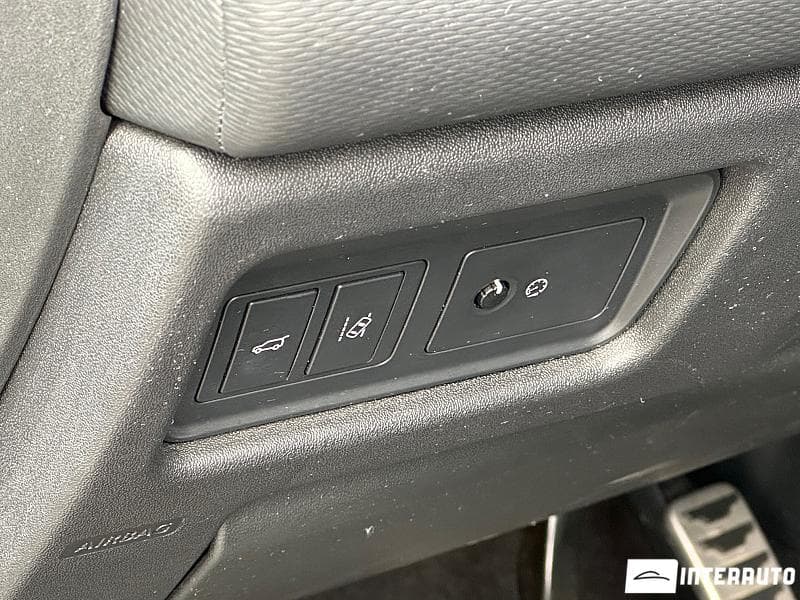 2017 Land Rover Discovery Sport — Miniatură 8
