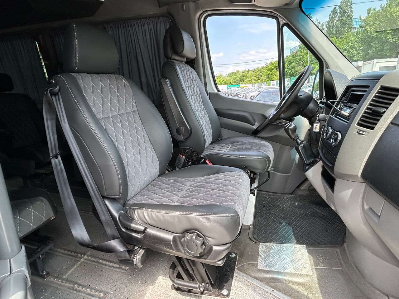 Volkswagen Crafter 2012 — Миниатюра 13