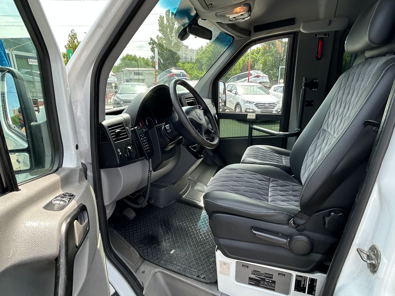 Volkswagen Crafter 2012 — Миниатюра 5