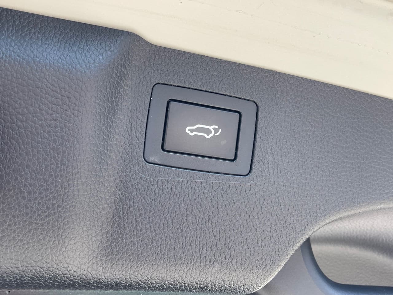 2017 Hyundai Grand Santa Fe — Miniatură 29