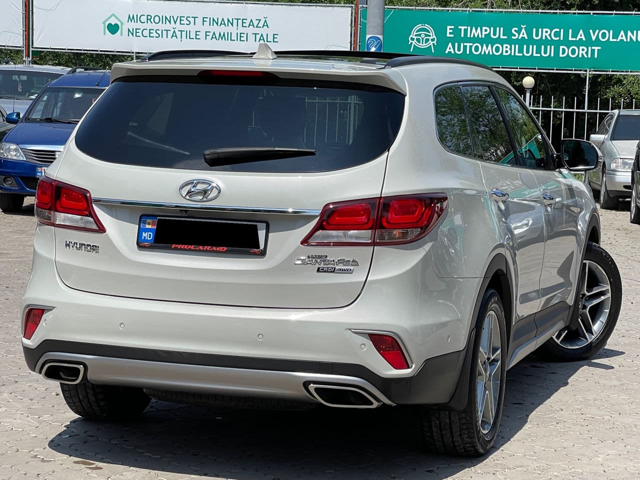 2017 Hyundai Grand Santa Fe — Miniatură 2