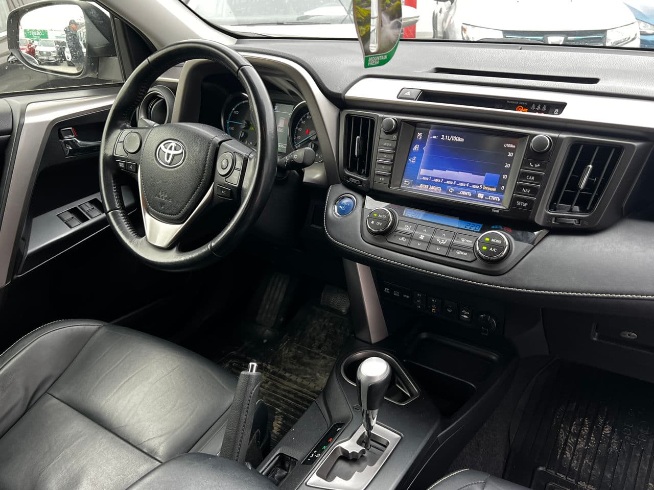 2017 Toyota Rav-4 — Miniatură 6
