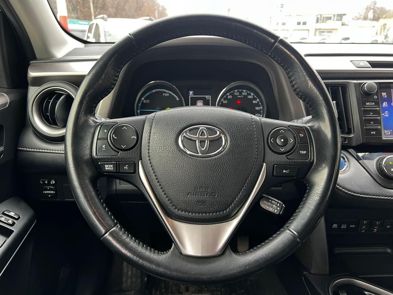 2017 Toyota Rav-4 — Miniatură 9