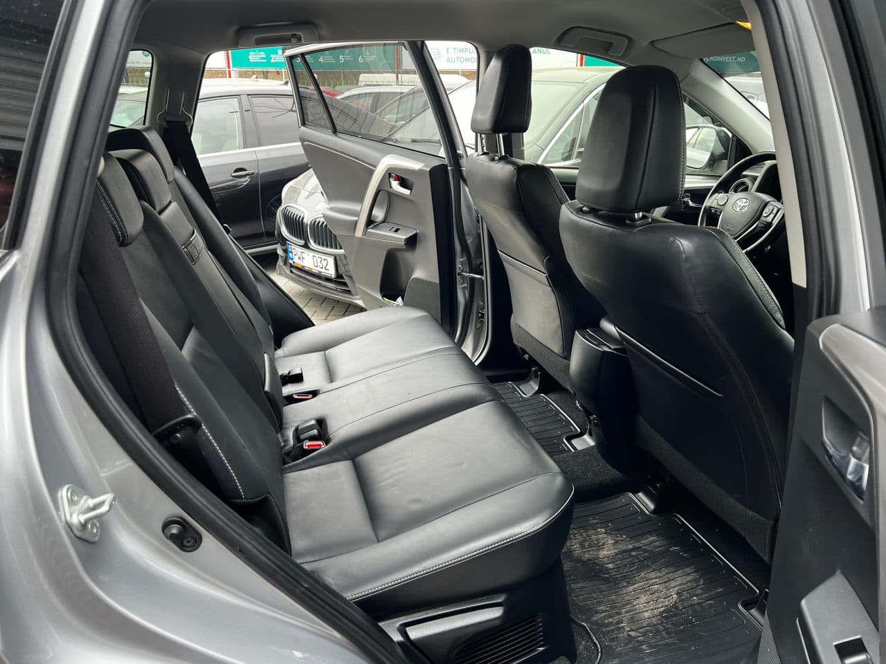 2017 Toyota Rav-4 — Miniatură 17