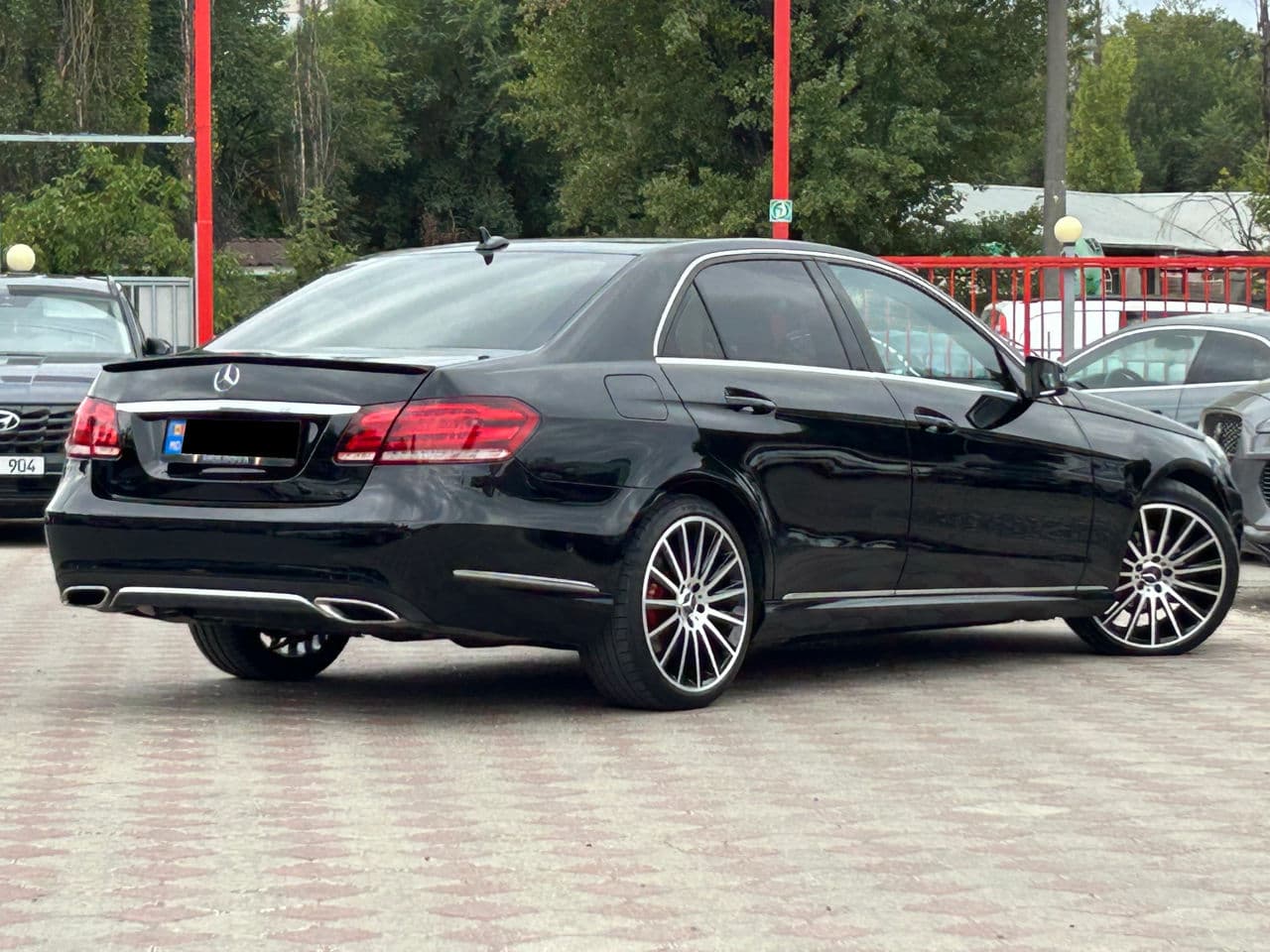 2015 Mercedes E 200 — Miniatură 3