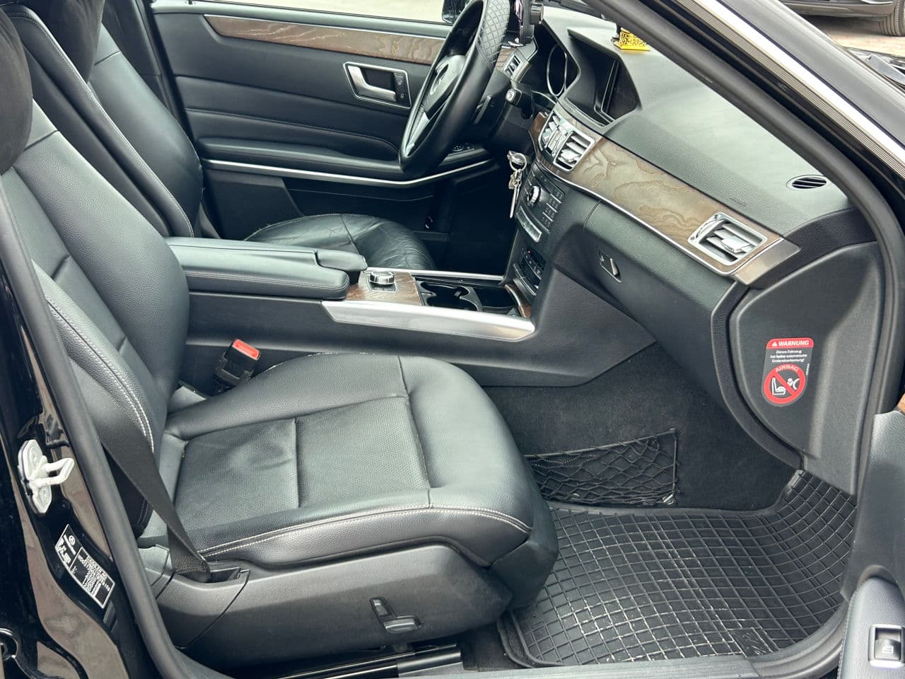 2015 Mercedes E 200 — Miniatură 16