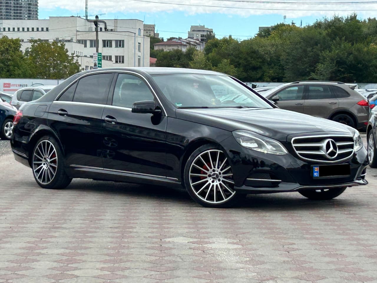 2015 Mercedes E 200 — Miniatură 4