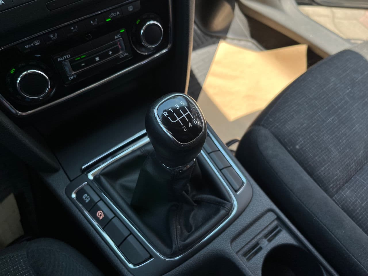 2013 Skoda Superb — Miniatură 10