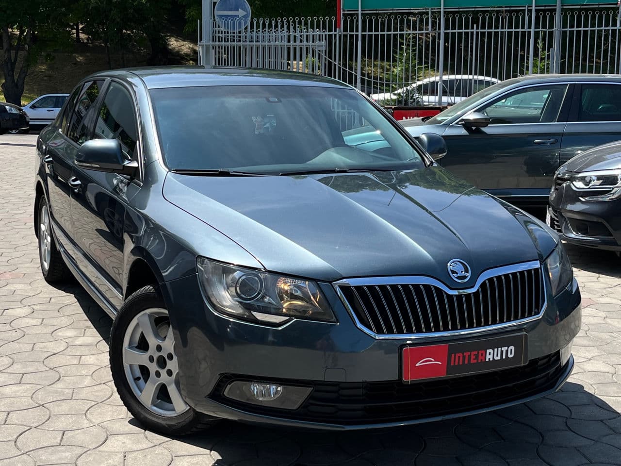 2013 Skoda Superb — Miniatură 2