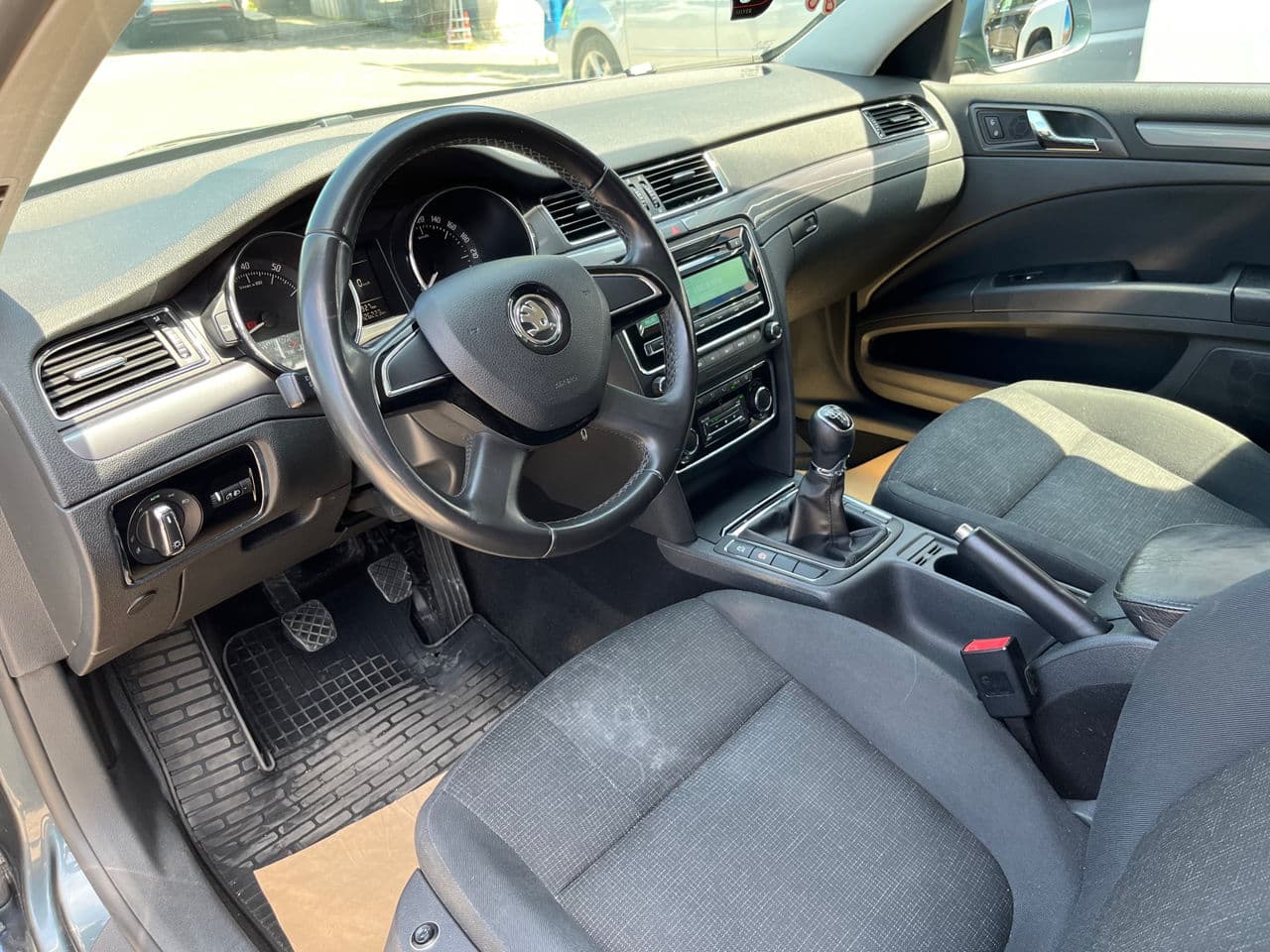 2013 Skoda Superb — Miniatură 5