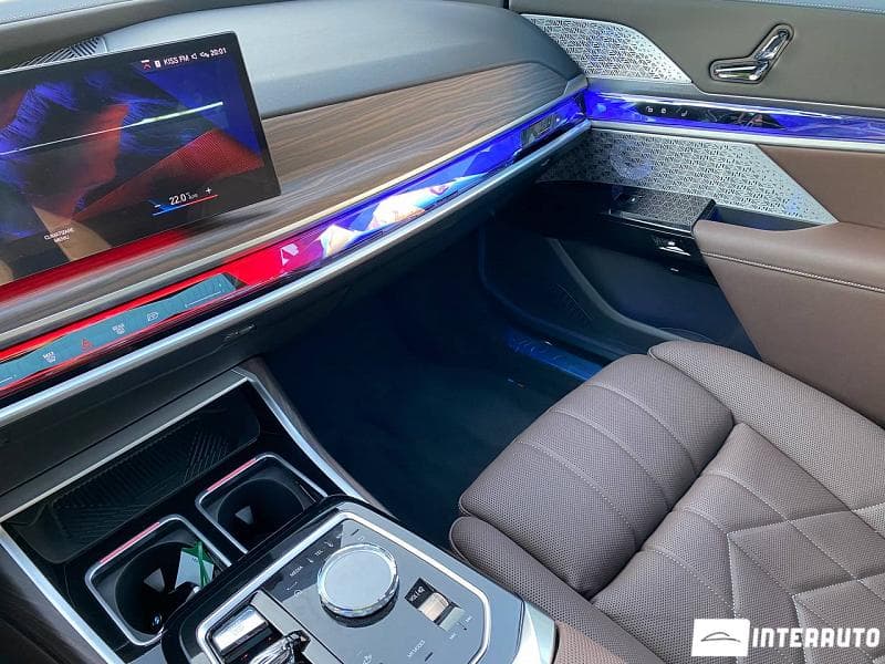 BMW 740 2023 — Миниатюра 11