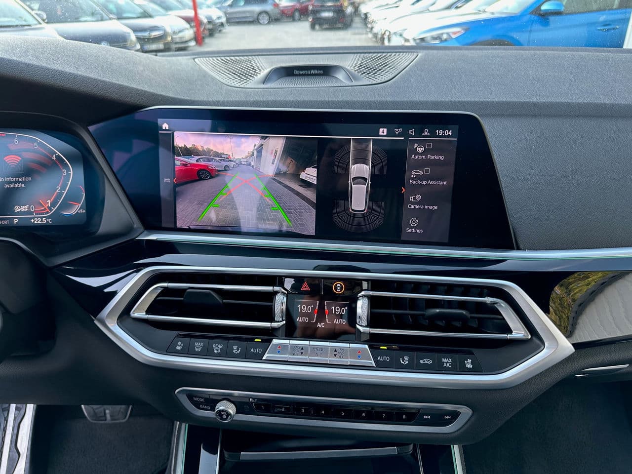 BMW X5 4.0i 2019 — Миниатюра 12