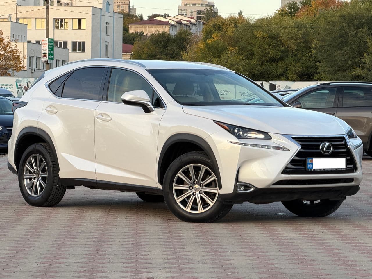 2017 Lexus NX 200T — Miniatură 2