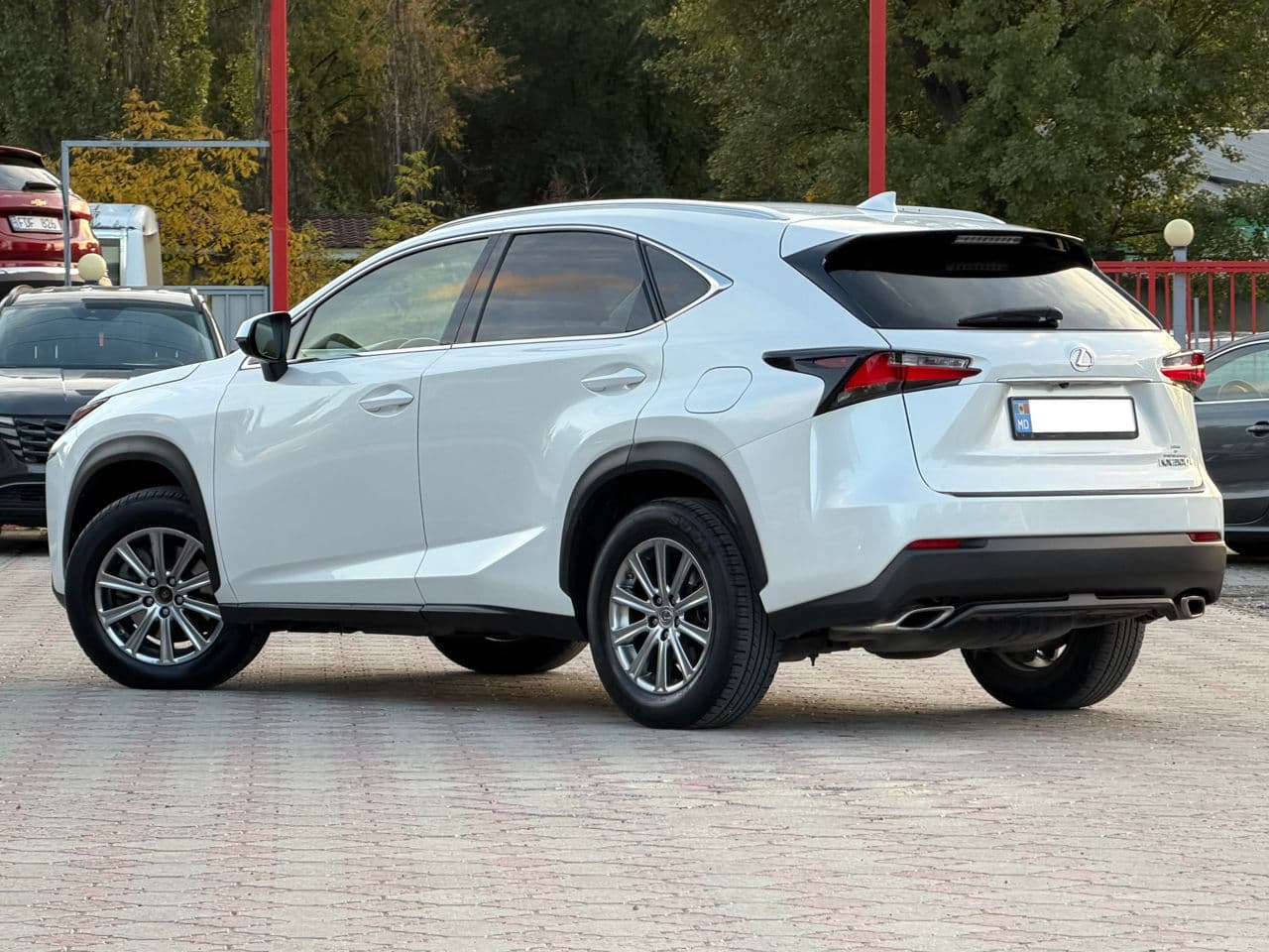 2017 Lexus NX 200T — Miniatură 4