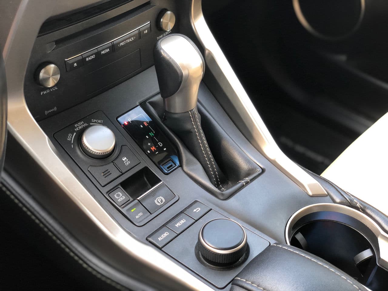 2017 Lexus NX 200T — Miniatură 13