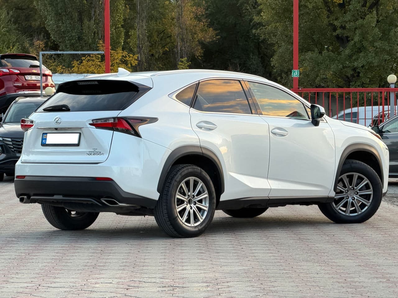2017 Lexus NX 200T — Miniatură 3