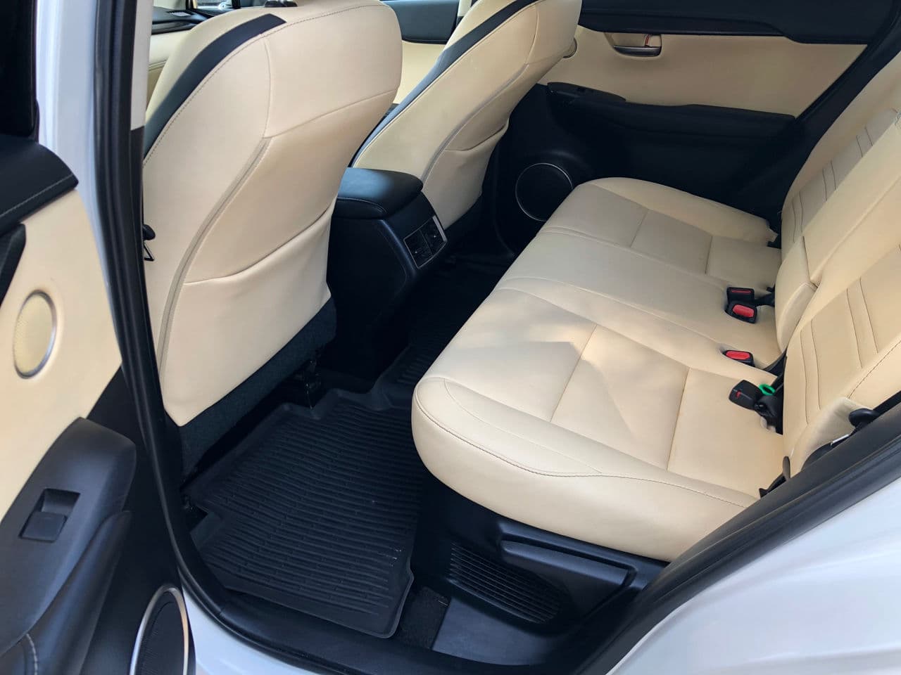 2017 Lexus NX 200T — Miniatură 16