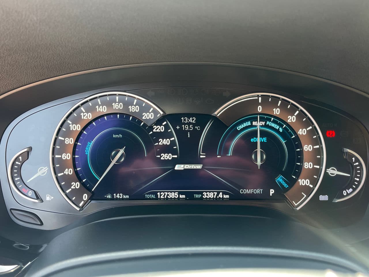 2017 BMW 530e — Miniatură 11
