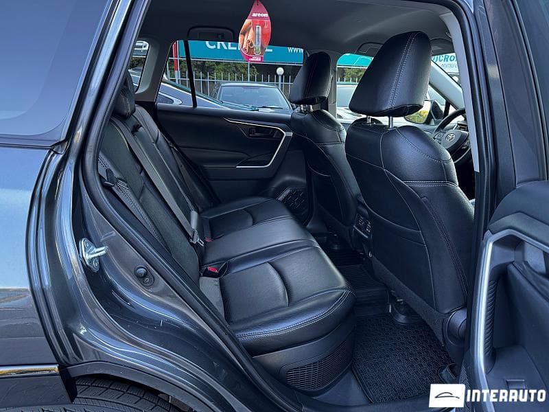 Toyota Rav-4 2019 — Миниатюра 8