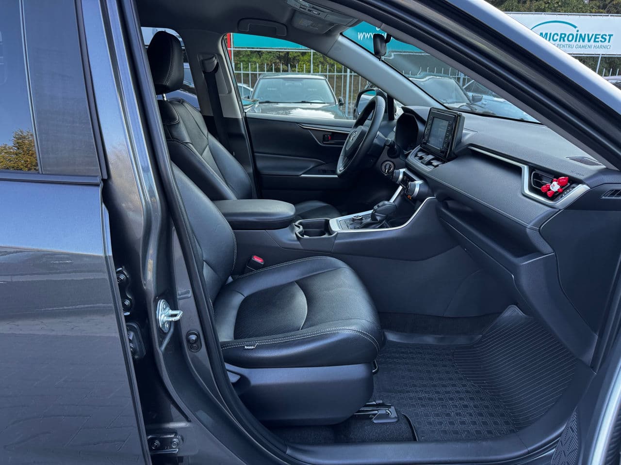 Toyota Rav-4 2019 — Миниатюра 6