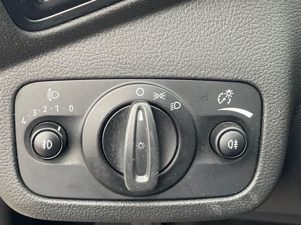 2018 Ford Kuga — Miniatură 8
