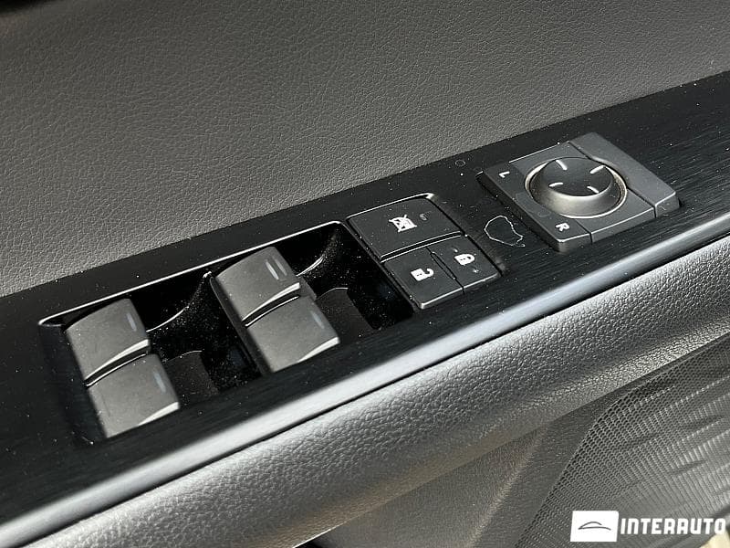 Lexus UX 250h 2020 — Миниатюра 9