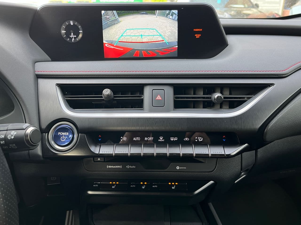 Lexus UX 250h 2020 — Миниатюра 13