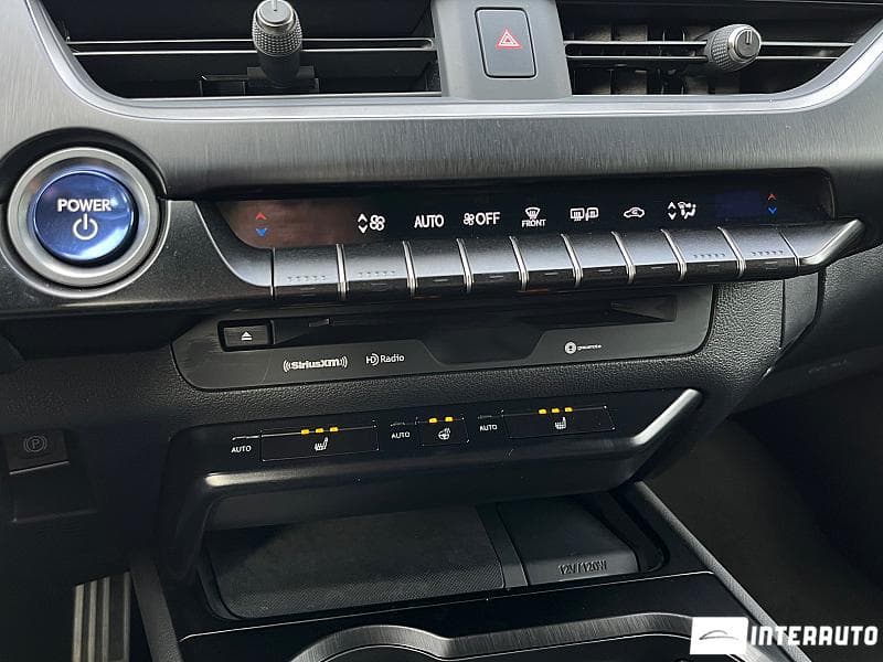Lexus UX 250h 2020 — Миниатюра 15