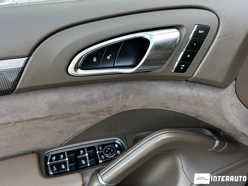 2014 Porsche Cayenne GTS — Miniatură 13