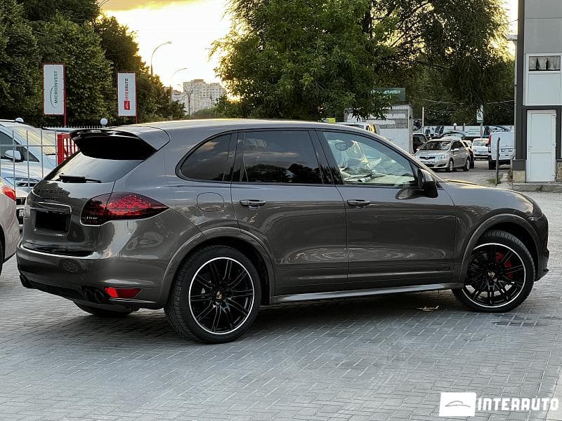 2014 Porsche Cayenne GTS — Miniatură 3