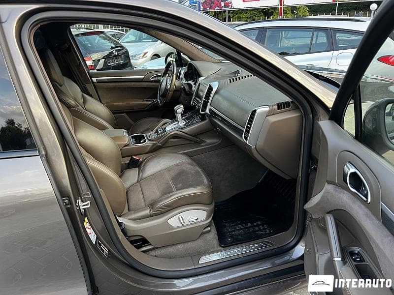 2014 Porsche Cayenne GTS — Miniatură 18